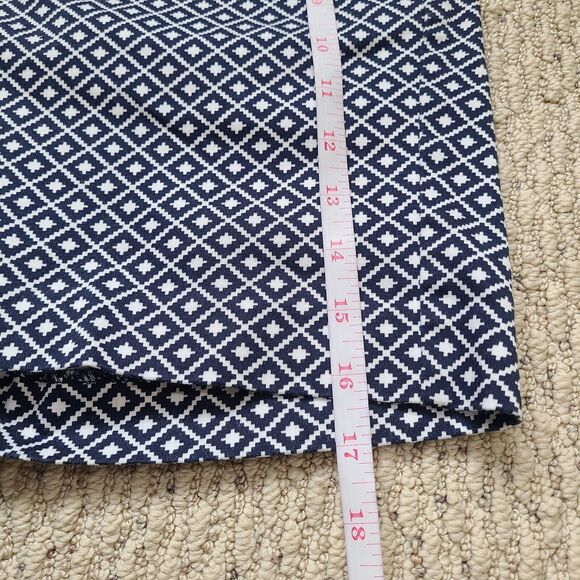 Chaps Womens Geometric Bermuda Short Size 10 Blue White Summer Nautical - Picture 6 of 8